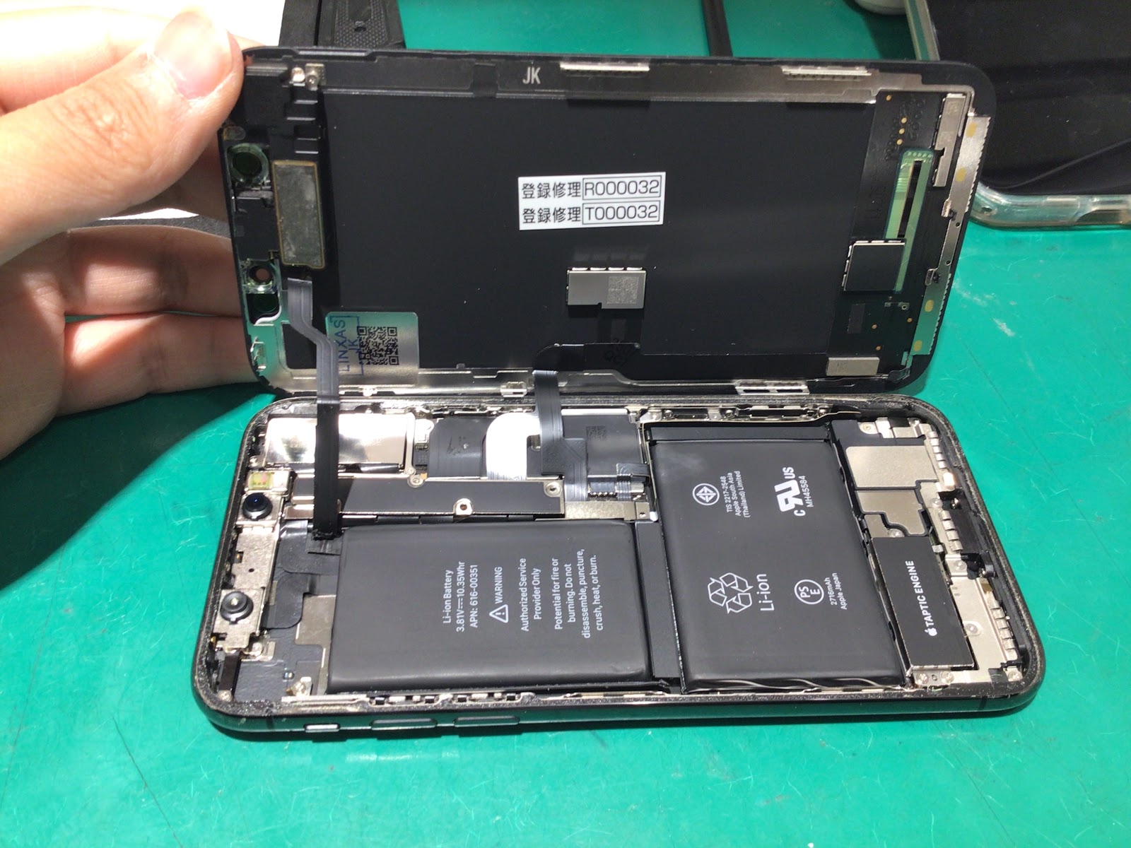 iPhoneXのバッテリー交換のご依頼をお受けいたしました！スマホ修理工房グランデュオ蒲田店です！